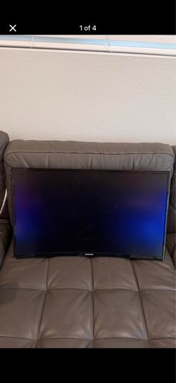 Samsung 27-inch CF39 Curved Monitor with aftermarket stand