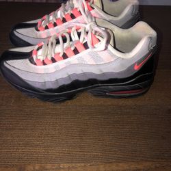 Air Max Size 8 (womens)