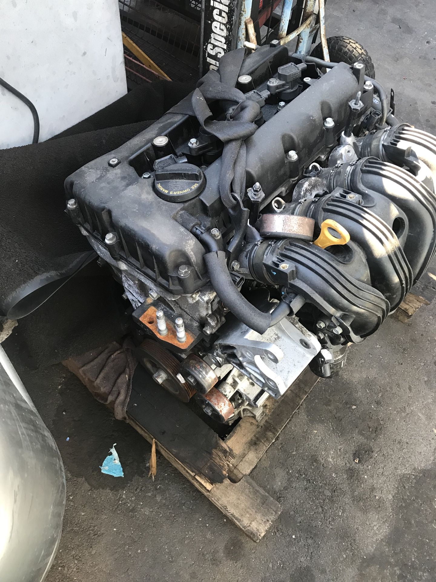 2006-2008 Hyundai Sonata engine core rebuild it use it for parts lots good parts