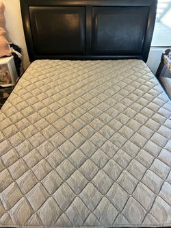Queen size bed with mattress