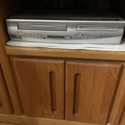 Sylvania Cassette and DVD Player 