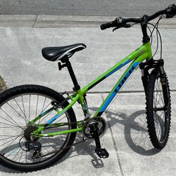 Boys/Girls Bicycle 24“ - Trek MT 220
