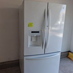 Kenmore Dual door crisp Refrigerator  (not cooling) 