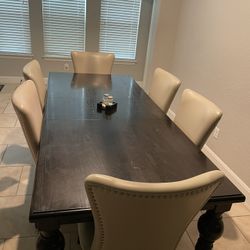 Ashley Kitchen Table 