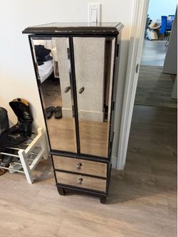 MUST GO - storage for make up/jewelry with mirror