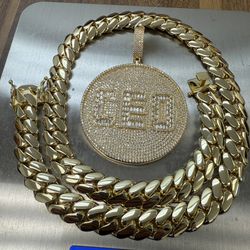 * Diamonds: VVS Simulated Diamonds (CZ+) * PVD 14K Gold Plating (5 Layers)💥💥