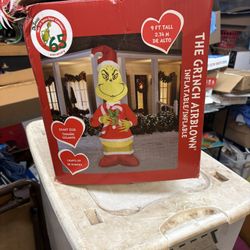 Grinch Blow Up 9 Foot Lights Up