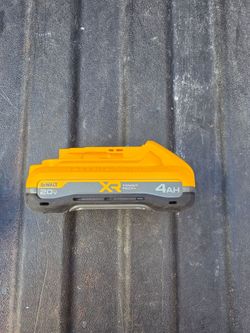 DEWALT DCB2104 20V MAX XR 4Ah Battery Pack
