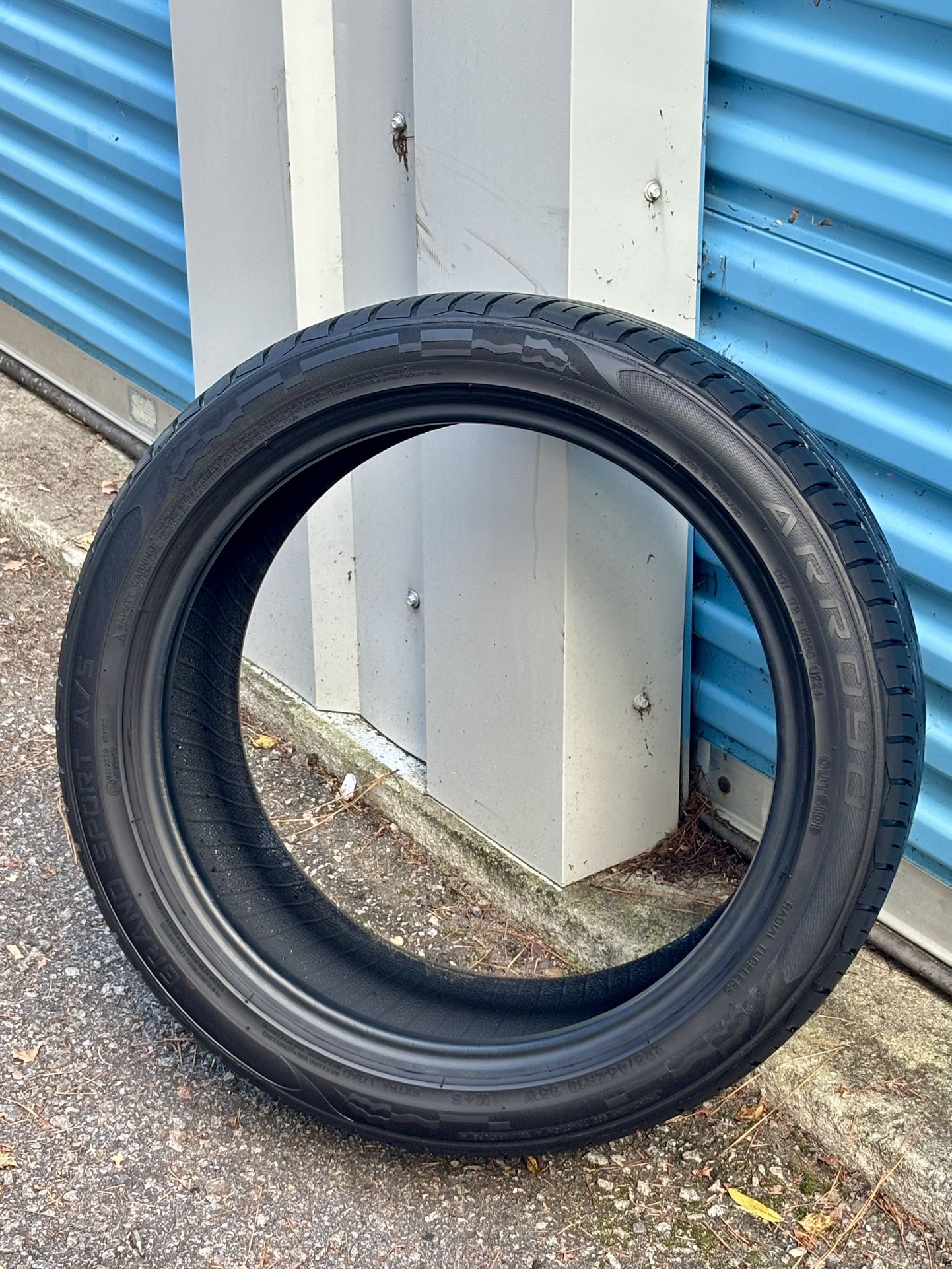 1 Used Tire Arroyo Grand Sport A/S 225/45ZR18. Almost 70% Tread. 