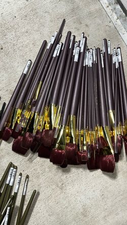 Artist grade oil/acrylic brushes for painting