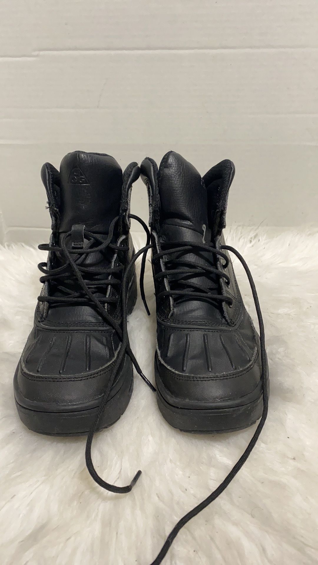 Nike Woodside ACG Triple Black Waterproof Rubber Boots Size 6.5Y 524872-001