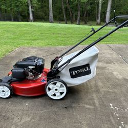 TORO RECYCLER LAWN MOWER