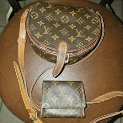 Luis Vuitton Purse And Wallet