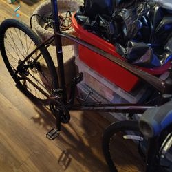 Giant DISK 3 Men's bicycle in Excellent Condition.  In New Condition 