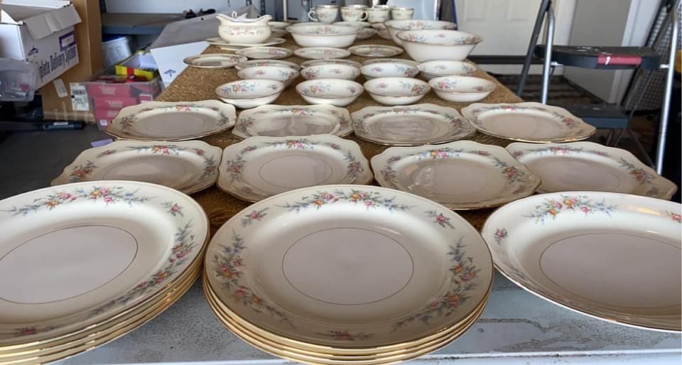 Eggshell Nautilus China Set