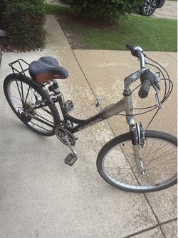 Raleigh hybrid bike
