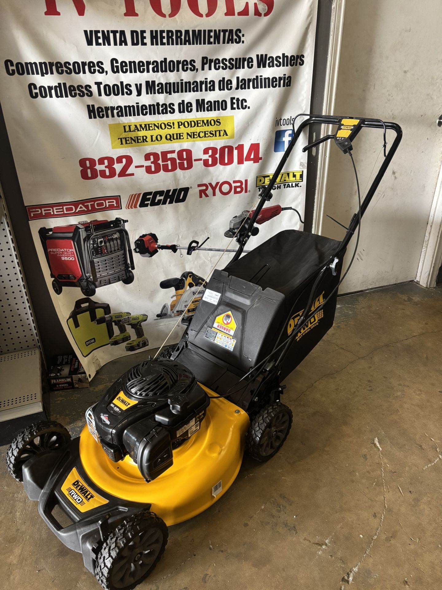 Dewalt 21in RWD Self Propelled Lawn Mower