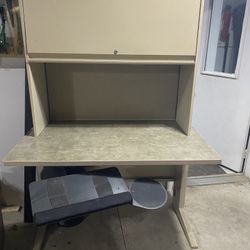 Metal Desk With Hutch 