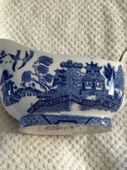 RARE FIND RIDGEWAY SEMI CHINA BLUE WILLOW GRAY BOAT 1832