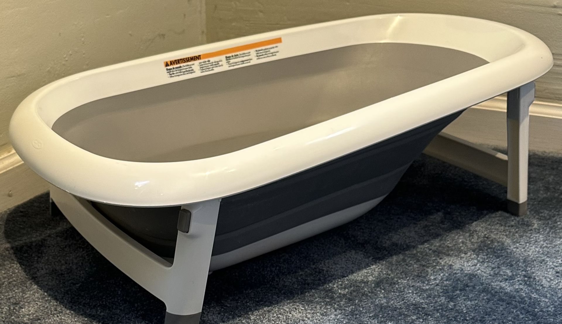 Collapsible Baby Bathtub Like NEW!