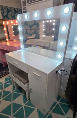 New Vanity Desk w/ LED Mirror & Charging Station Seat Mirror Broke