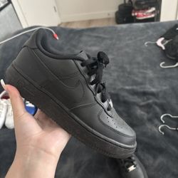 Black Air Force Size 5