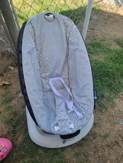 4 Moms Bouncer