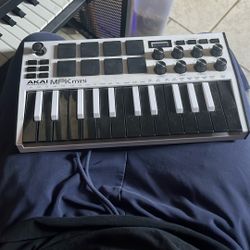 Akai Midi Keyboard 