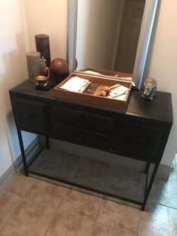 Entrance table / Entrance console