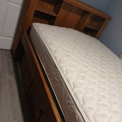 5 Piece Wood Bedroom Set