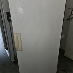 Upright DEEP FREEZER