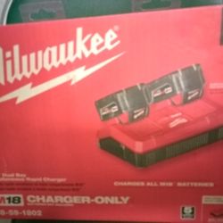Milwaukee M18 Dual Bay Rapid Charger