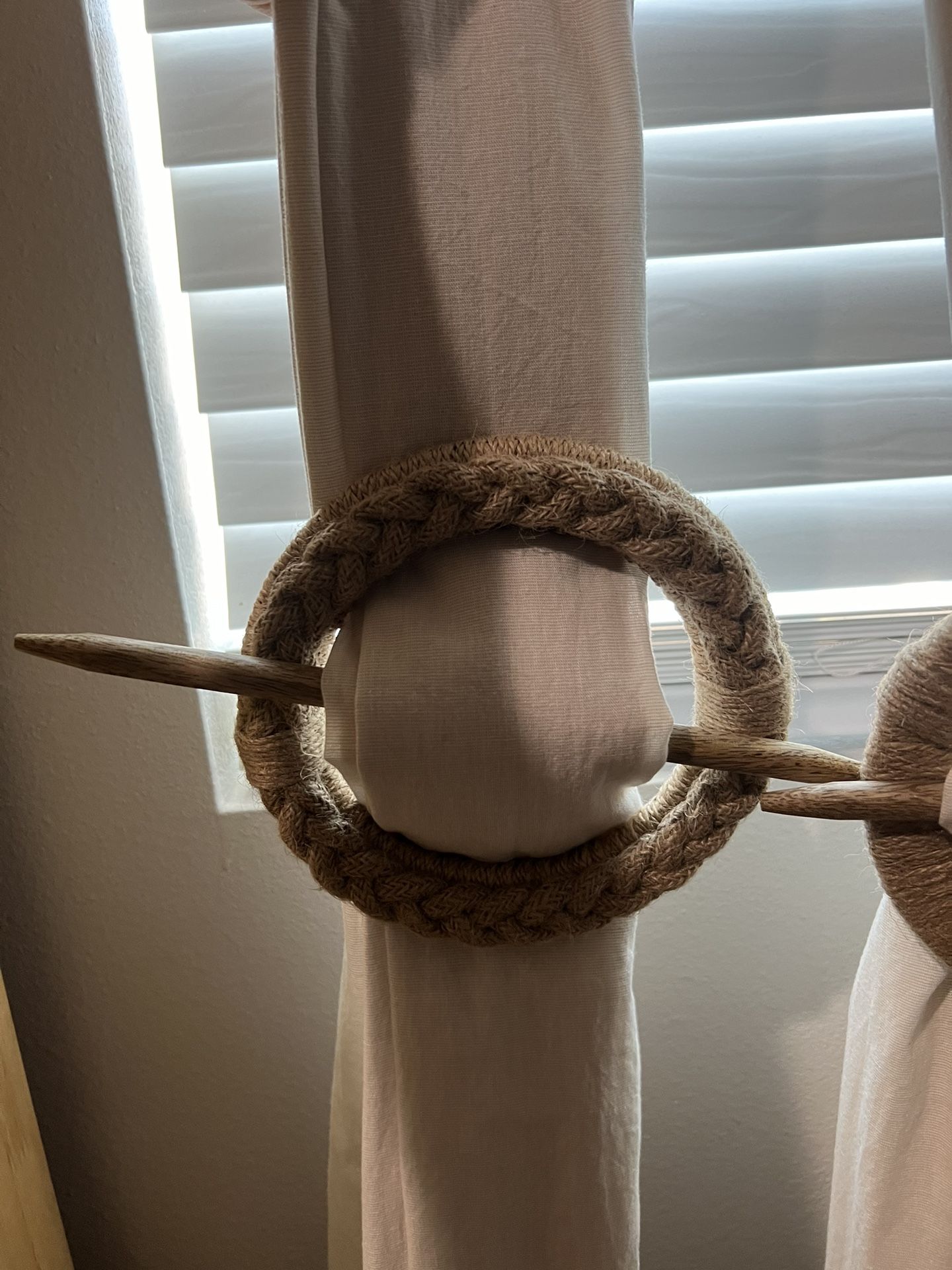 Circle Decorative Curtain Tie Back, Jute Rope Drapery Curtain Brooch, Tieback, Hold-back