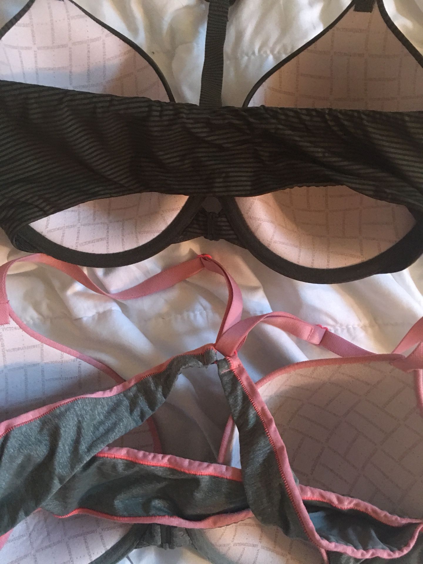 Victoria's secret front closure sports bra 35D for Sale in Glendale, AZ -  OfferUp