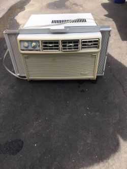 Very good condition Crosley Air Conditioner