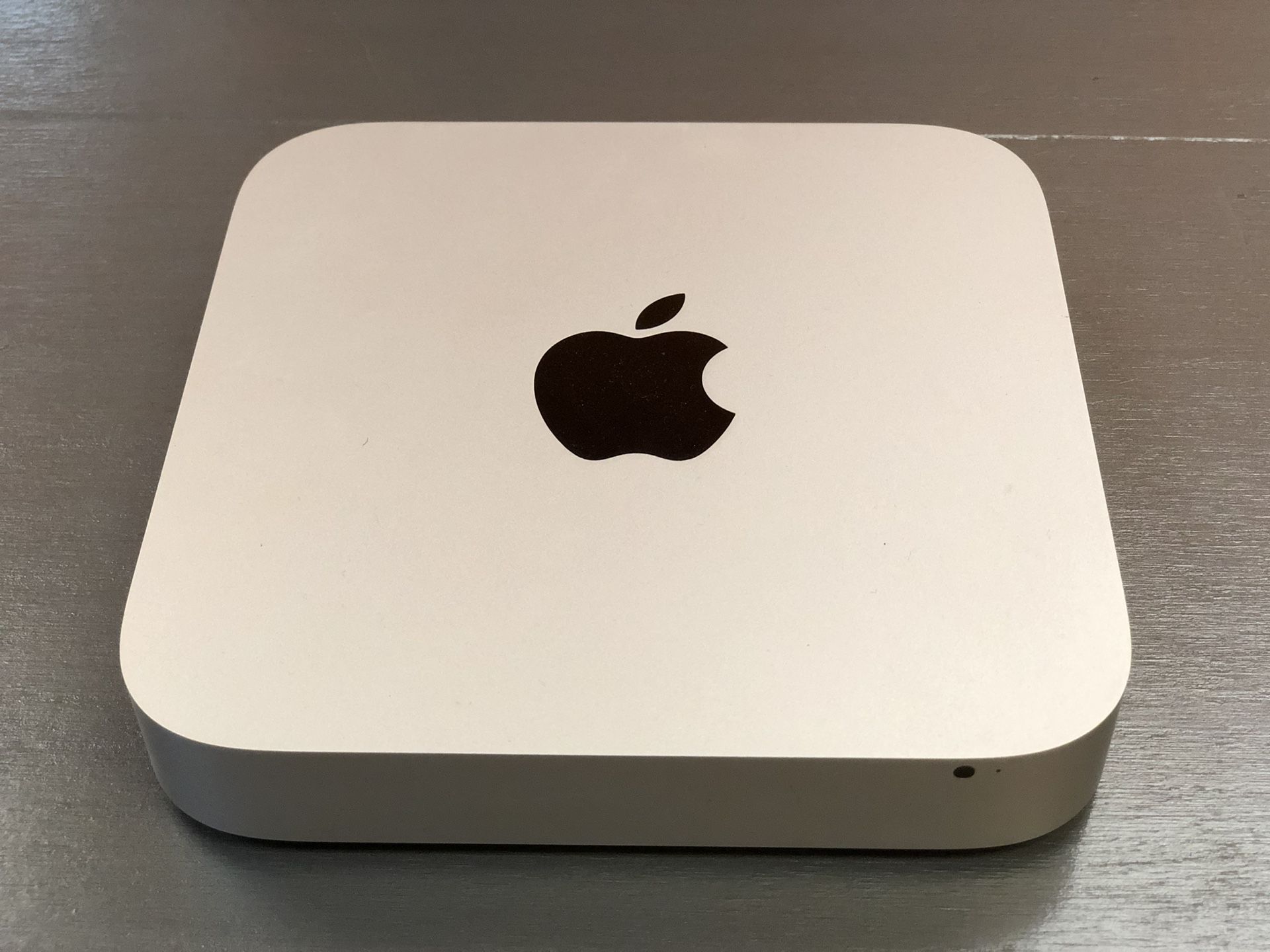 Apple Mac Mini, 2.6GHZ intel i5, 8GB of Ram, 1TB HDD