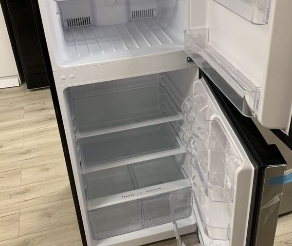MAGIC CHEF HMDR1000ST REFRIGERATOR 7POP