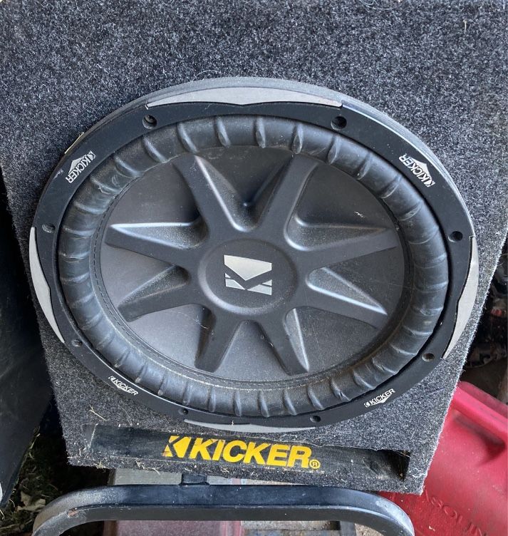 Kicker CVX12 Audiopipe 10001D Amp