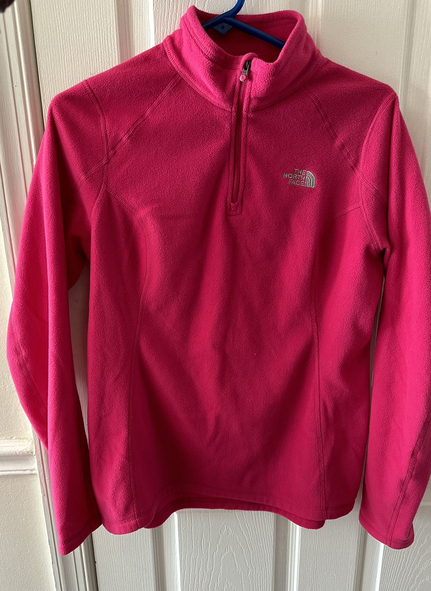 Women The North Face fleece Size Medium in good condition (cash & pick up only)