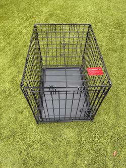 Collapsible Wire Pet Crate with Removable tray.