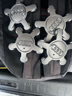 Wheel center caps
