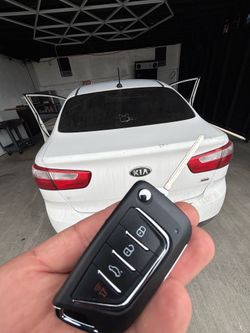 Llaves de autos car keys and remotes