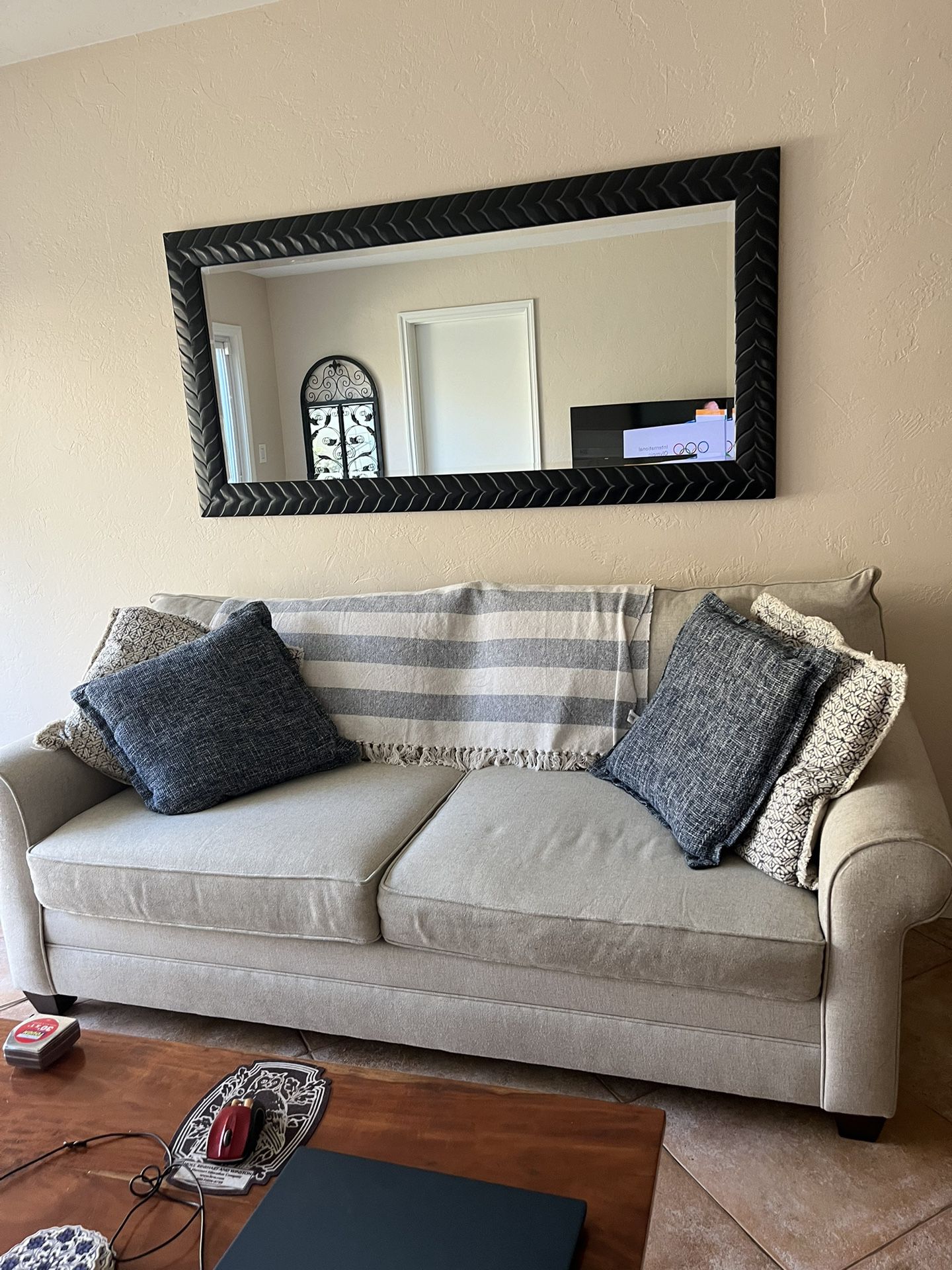 Bassett Furniture Couch 