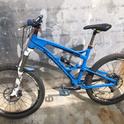 Transition Full suspension mountain bike