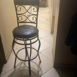 Chair Black  And Air Fryer 