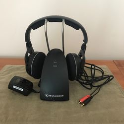 Sennheiser Wireless On Ear Headphones RS 135 with TR 135 Transmitter