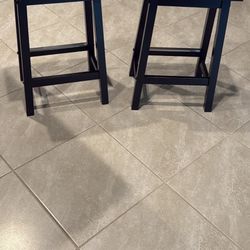 Set of 2 Black 24” Barstools 🖤