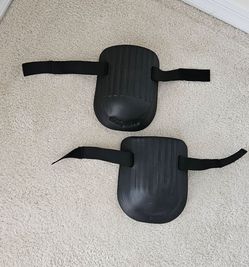 Ergodyne Proflex 200 light- duty Black Foam Knee Pads with Straps