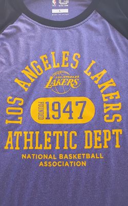 Los Angeles Lakers athletic department T-shirt size extra large yellow and purple