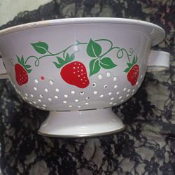 Vintage Enamel Strawberry Colendar